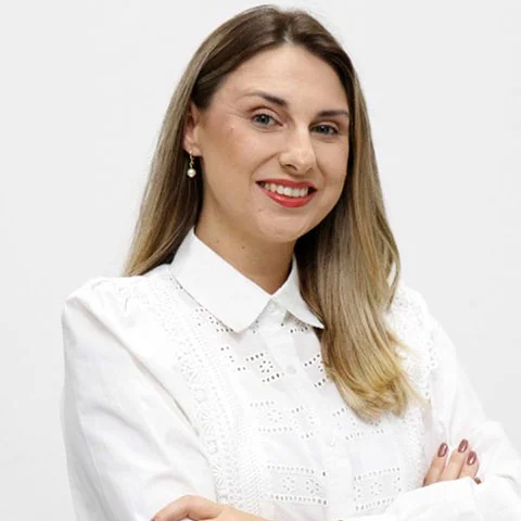 Thayse Izidro | Administradora